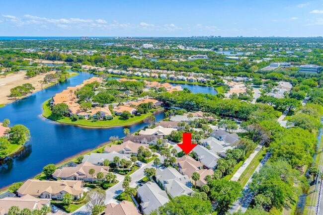 Building Photo - 16481 Riverwind Dr