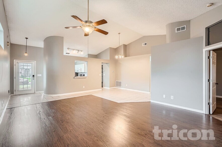 Building Photo - 5813 Erhardt Dr