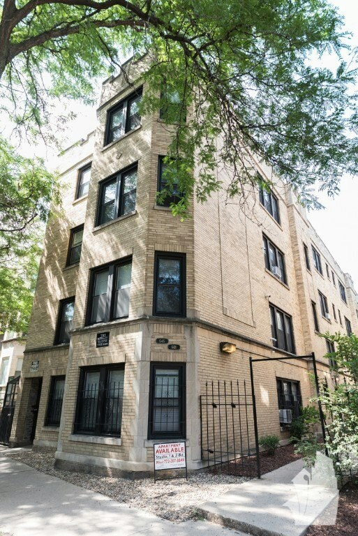 Building Photo - 648.5 W Roscoe St