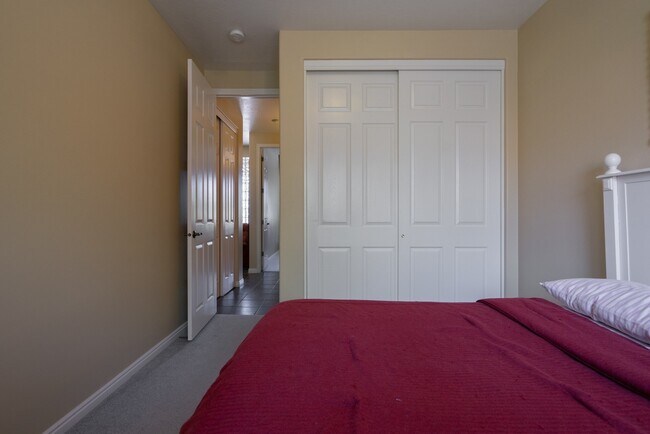 Building Photo - Fully Furnished 3 Bedroom Home In Coral Canyon With Community Amenities