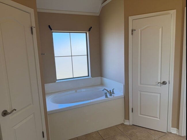 Building Photo - Lovely Home for Lease in Plantation Trace Garden Homes - Bossier City, LA 71112