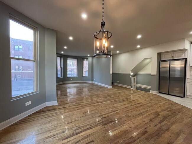 Building Photo - 1446 W Irving Park Rd