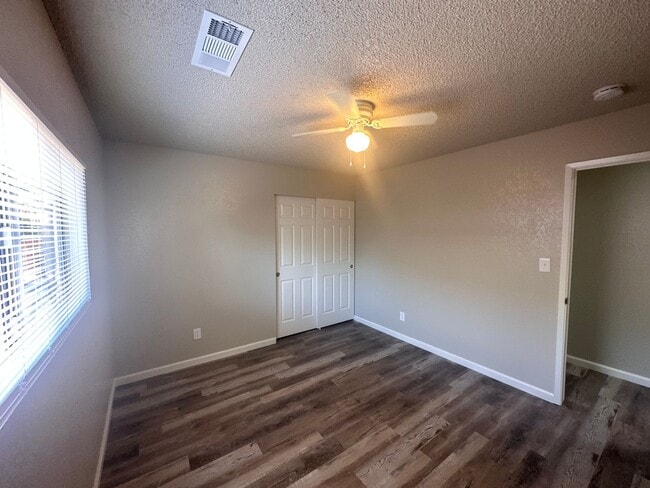 Building Photo - APPLY FOR THIS LOVELY HOME NOW!