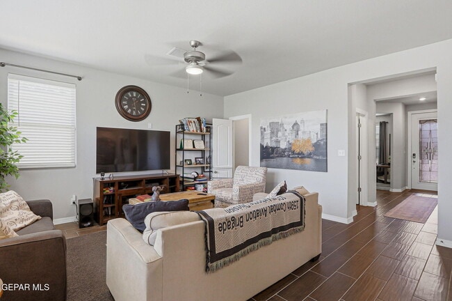 Building Photo - 13852 Paseo De La Luna Ave