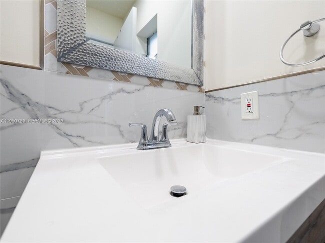 Building Photo - 206 SW 159th Way