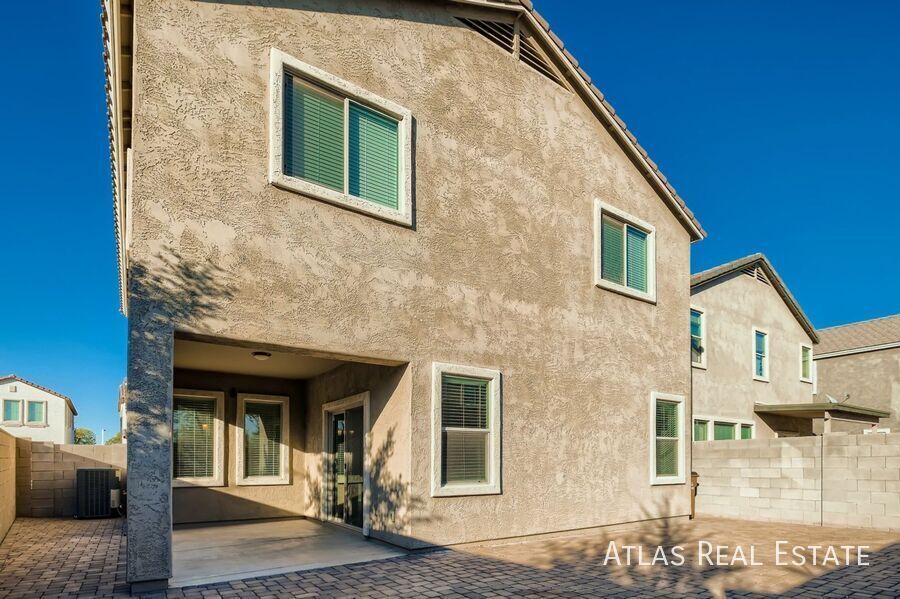 Building Photo - 1181 E Taylor Trail