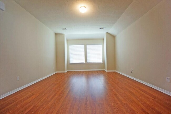 Building Photo - 24503 Hikers Bend Dr