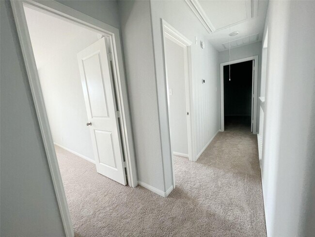 Building Photo - 208 Salange Ln