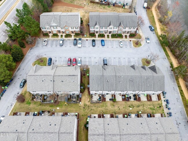 Building Photo - 2816 Piedmont River Way