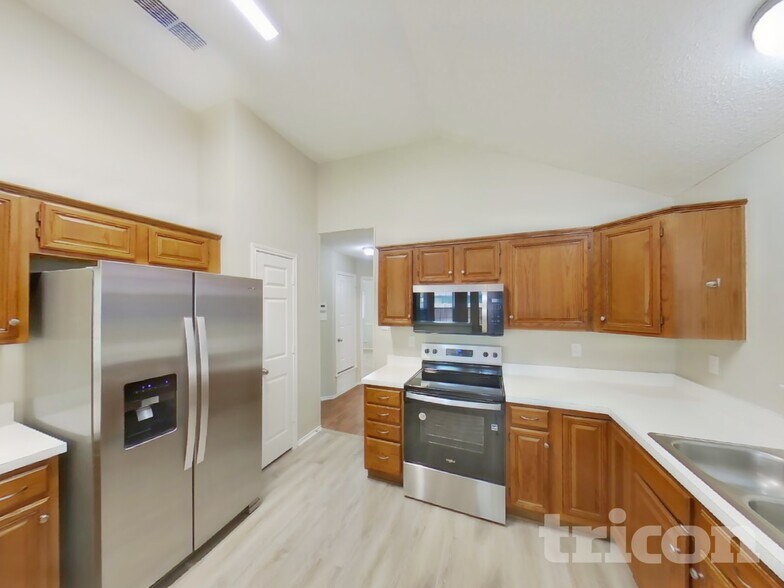 Building Photo - 2520 Clovermeadow Dr