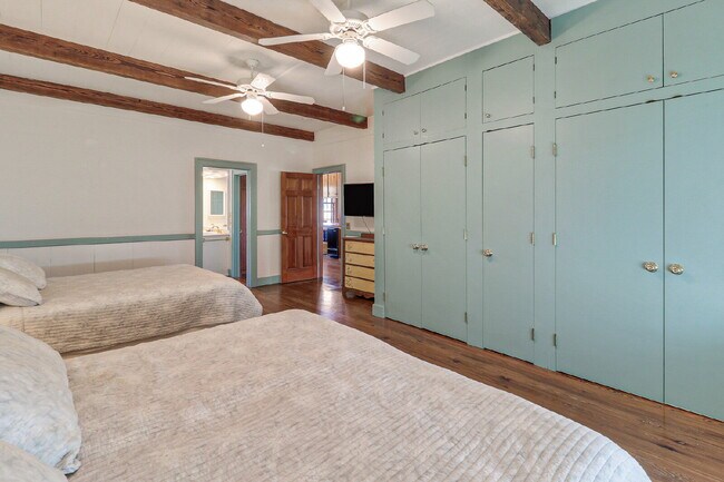 Building Photo - Private, Low Country Residence for Rent!