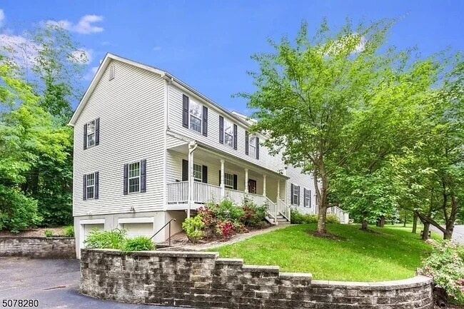 Building Photo - 112 Peapack Rd