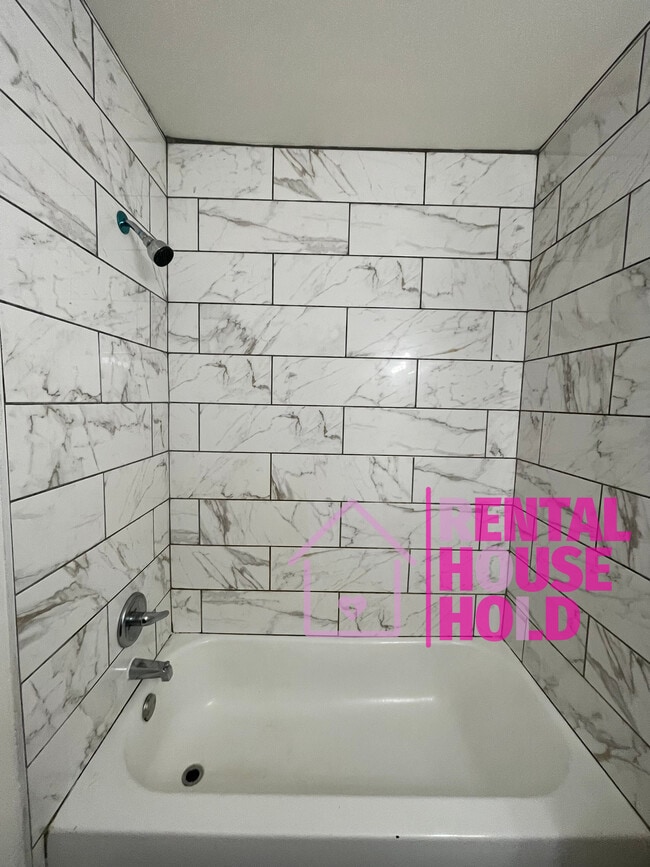 Building Photo - 12511 Whitehill St