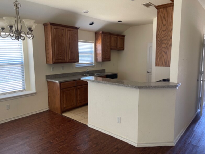 Building Photo - 412 Windridge Dr