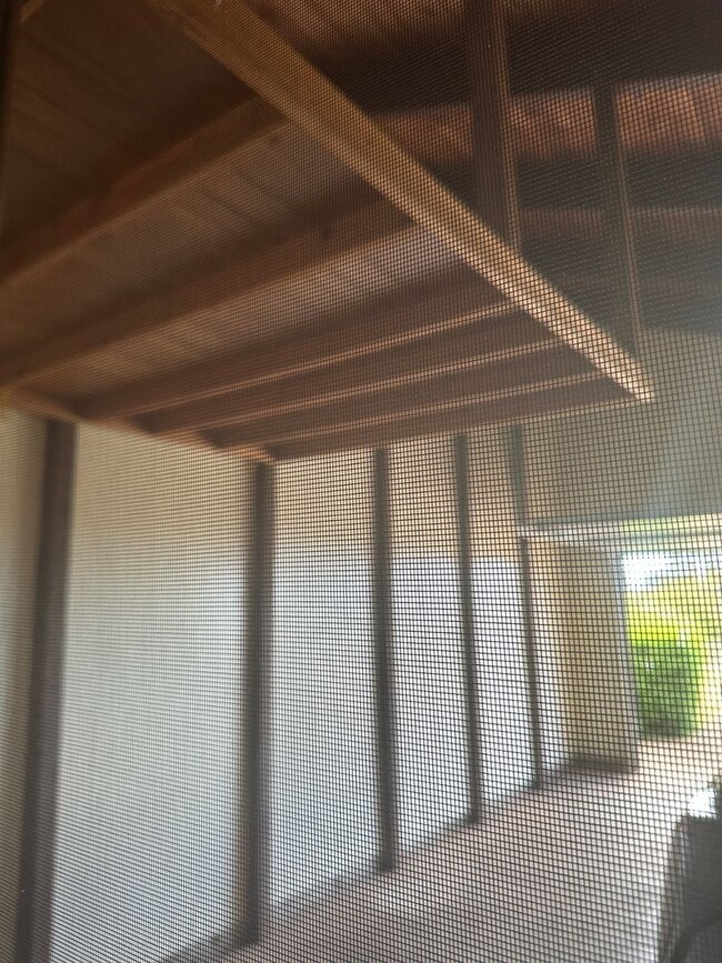 Building Photo - Cozy upcountry home