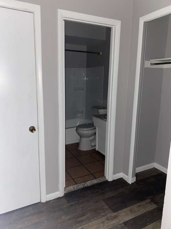 Building Photo - 1885 N Taylor Rd