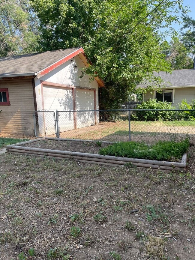 Building Photo - Cute 2 Bed 1 Bath Close to Old Town Fort C...