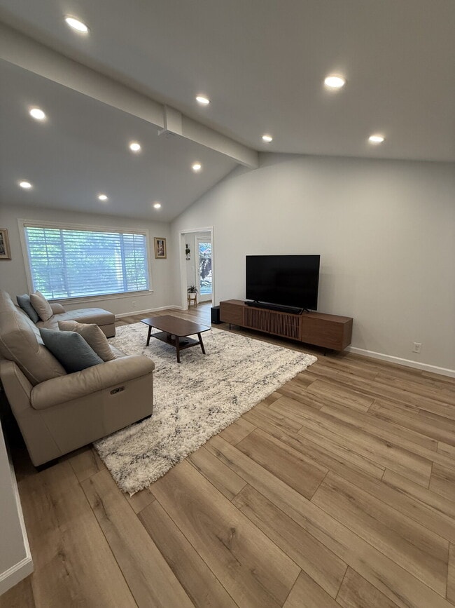 Building Photo - Stunning Fully Remodeled 4-Bedroom 2 Bathroom Home with Designer Kitchen & Spacious Open Layout i...
