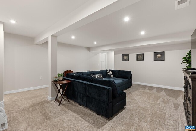 Building Photo - 34 GUNNISON Dr