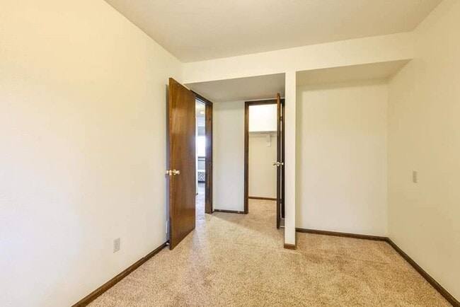 Building Photo - Beautiful 4 Bed, 2 Bath House in SW Fort Collins!
