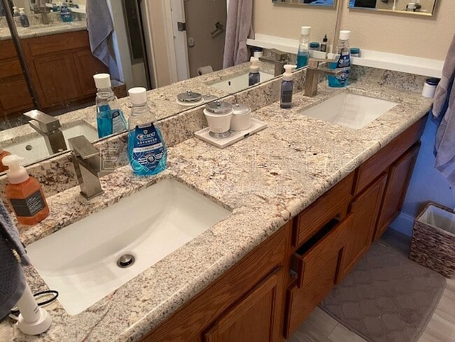 Building Photo - 7021 E Earll Dr