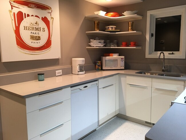 Building Photo - 599 E Morningside Dr NE