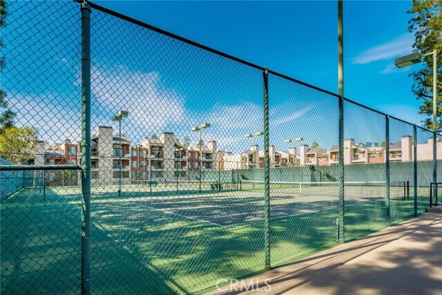 Building Photo - 5565 Canoga Ave