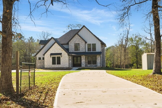 Building Photo - 40915 Friartuck Dr