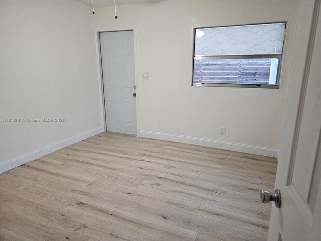 Building Photo - 2 bedroom in Hollywood FL 33021
