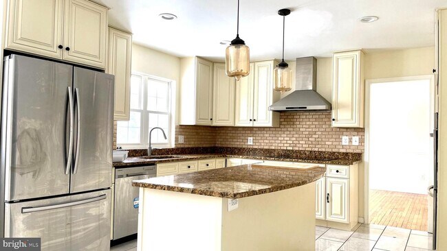 Building Photo - 13447 Chris Mar Ct