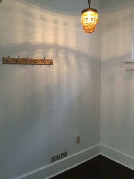 Building Photo - 1215 Liberty St