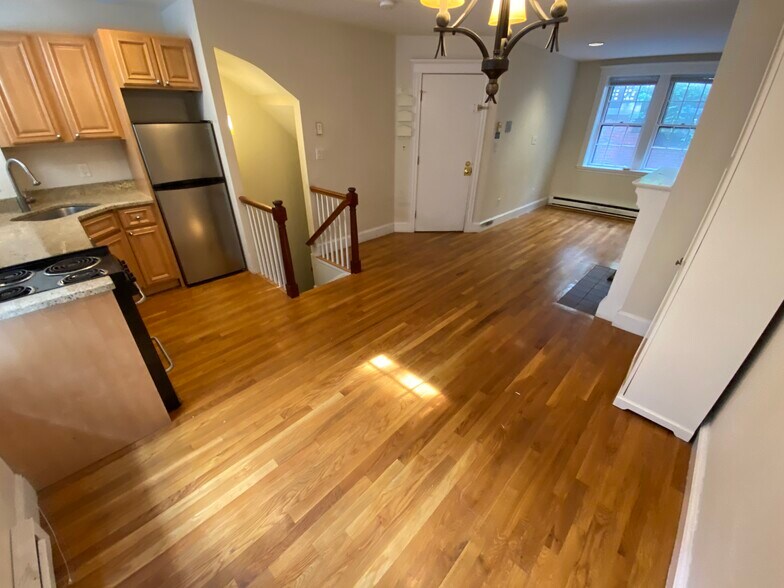 Building Photo - 16 Cedar Lane Way