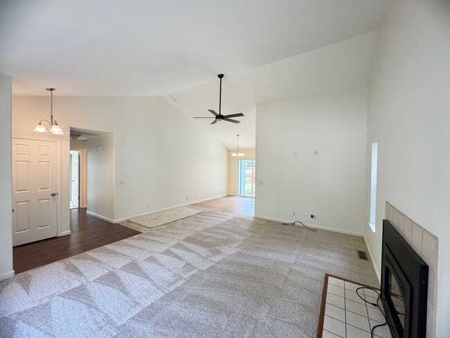 Building Photo - Beautifully Remodeled 3-Bedroom, 2-Bathroom home waiting for you !