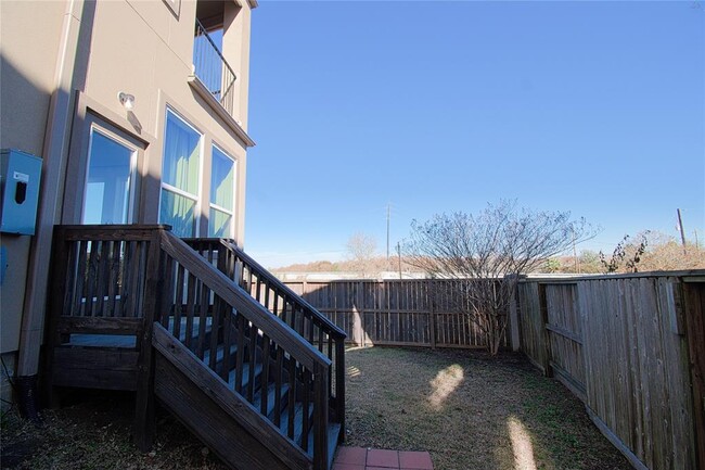 Building Photo - 4132 Boardwalk Blvd
