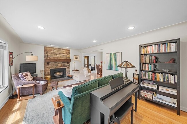 Building Photo - 2854 Parkridge Dr