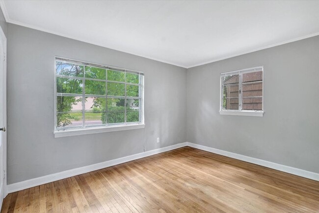 Building Photo - Sublease Available February 1st, 2026- Cha...