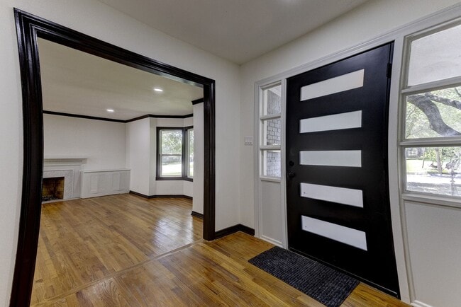 Building Photo - 6749 Fortune Rd