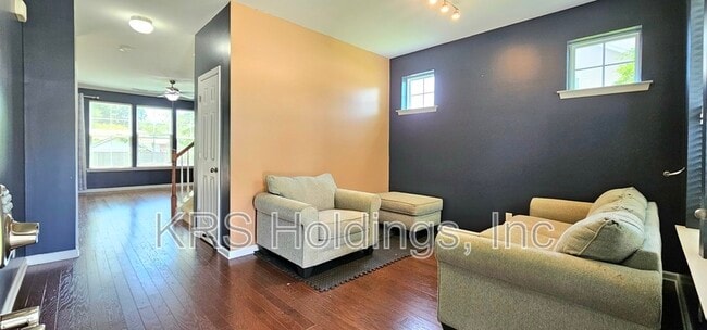 Building Photo - 210 Benthall Rd