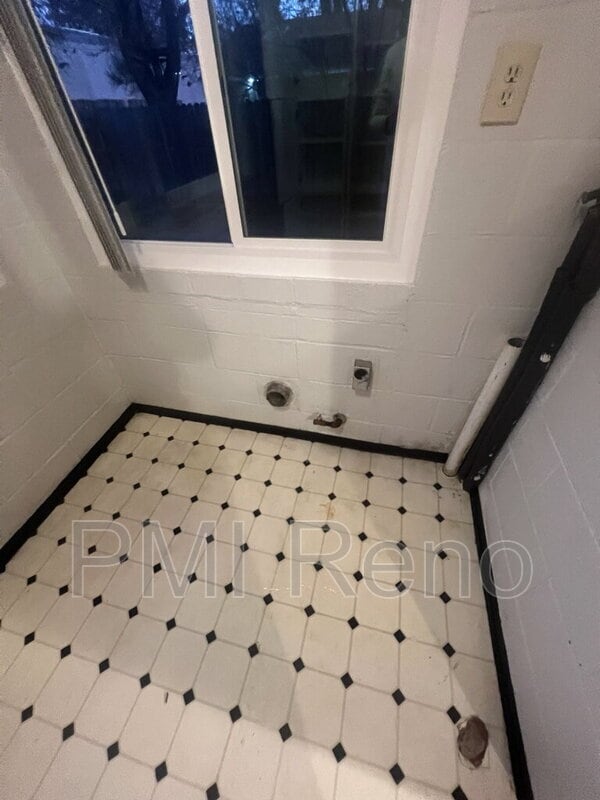 Building Photo - 1811 N Nevada St