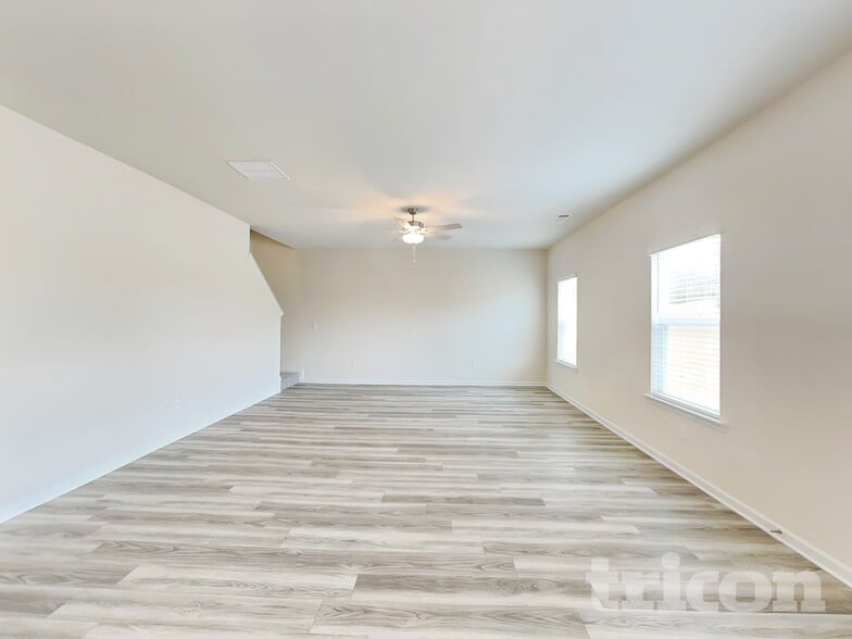 Building Photo - 264 Oliver Dr