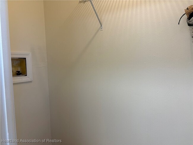 Building Photo - 4817 Vilabella Dr