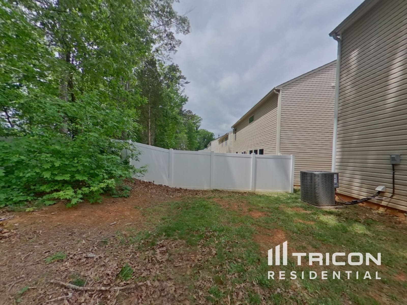 Building Photo - 3829 Old Wagon Rd