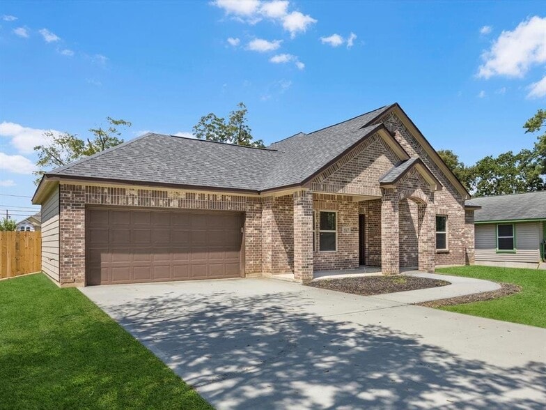 Building Photo - 517 N 4th St