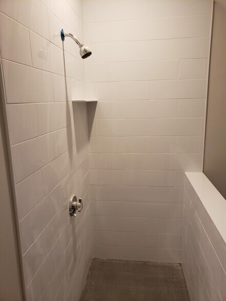 Building Photo - 129 Sutherland