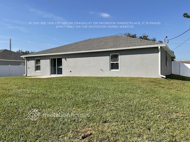 Building Photo - 950 Vantage St SE