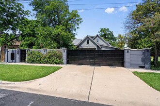 Building Photo - 1175 San Bernard St