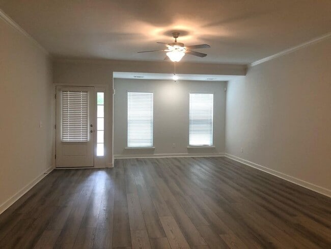 Building Photo - 3038 Stanhope Dr