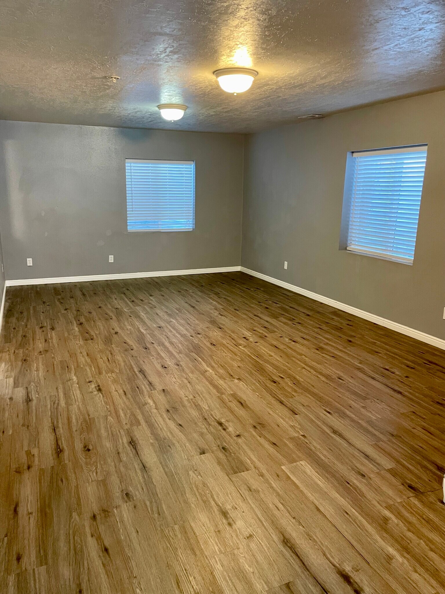 Building Photo - 2406 E 1170 S