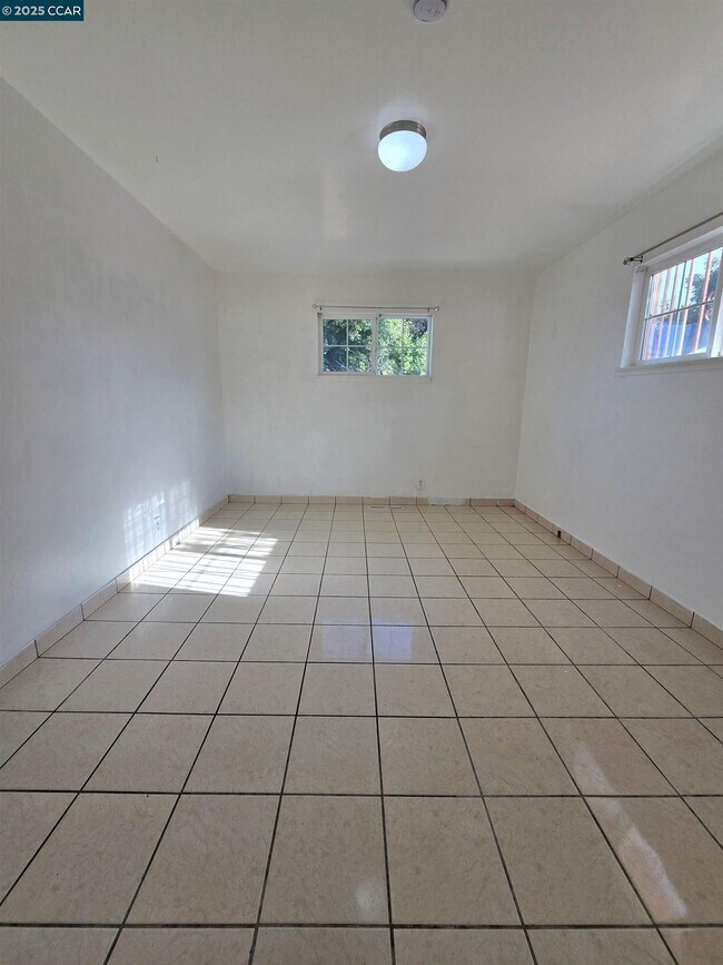 Building Photo - 2849 Rheem Ave