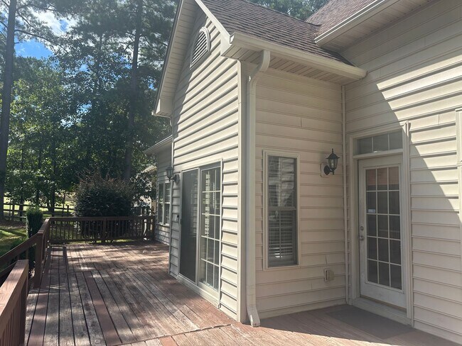 Building Photo - Carolina Lakes Gated Community!!